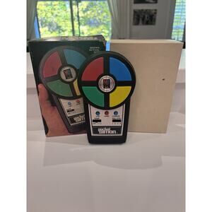 Vintage 1980 Pocket Simon Hand Held Electronic Game WORKS W/Box